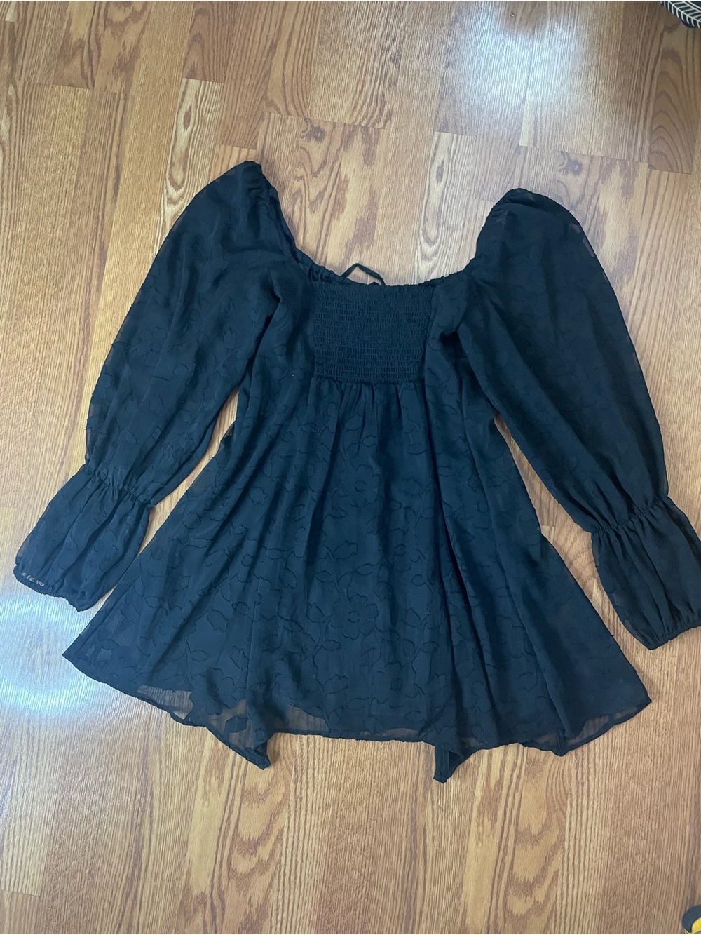 Super cute black babydoll mini dress from Urban Outfitters 🖤 - Picture 7 of 13